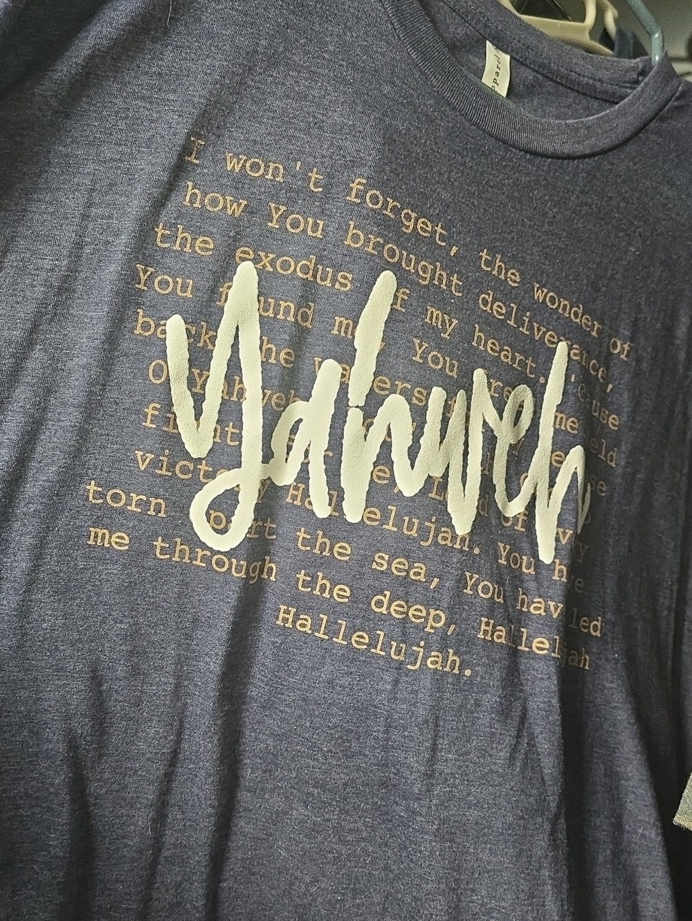 Worthy Graphic Short Sleeve Tee in Heather Gray